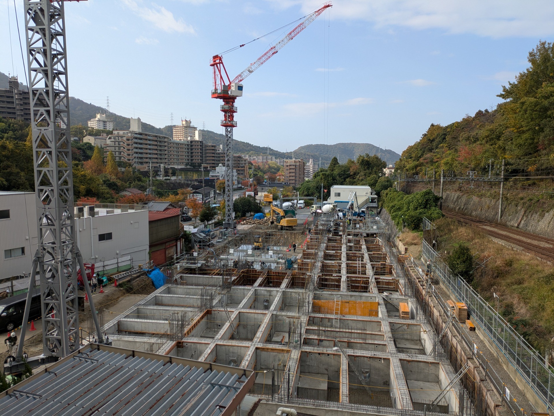 基礎躯体、全貌を見せる！