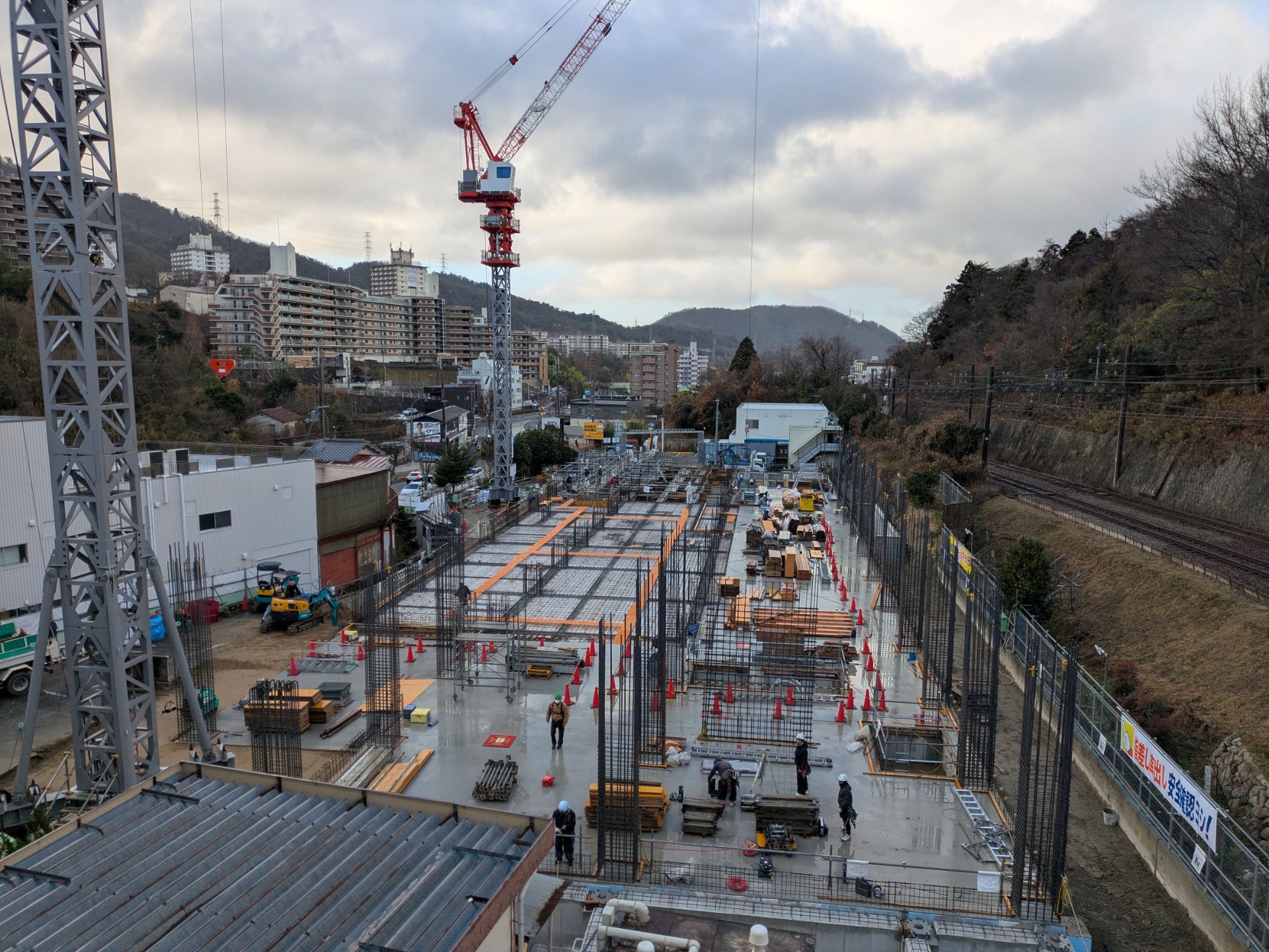 1階床が7割完成、年内最後の大きな進化